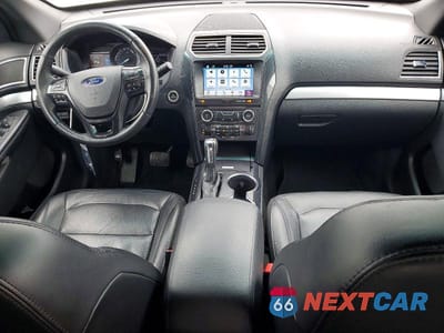 Zdjęcie 8 z 14 samochodu: 2017 FORD EXPLORER XLT VIN:1FM5K8D87HGB41855 - miniatura