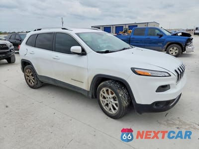 Czwarte zdjęcie samochodu z boku: 2018 JEEP CHEROKEE LATITUDE PLUS VIN:1C4PJLLB1JD538081 - miniatura