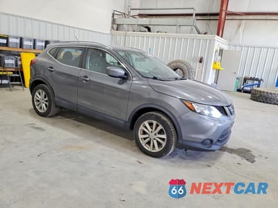 Czwarte zdjęcie samochodu z boku: 2018 NISSAN ROGUE SPORT SV VIN:JN1BJ1CR0JW266237 - miniatura