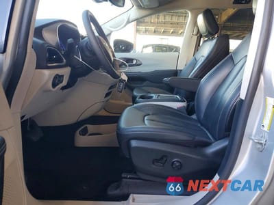 Zdjęcie 7 z 12 samochodu: 2024 CHRYSLER PACIFICA TOURING L VIN:2C4RC1BG1RR158106 - miniatura