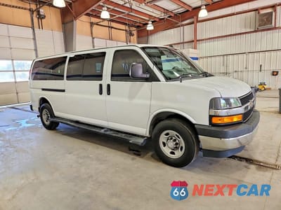 Czwarte zdjęcie samochodu z boku: 2019 CHEVROLET EXPRESS G3500 LT VIN:1GAZGPFP2K1176215 - miniatura