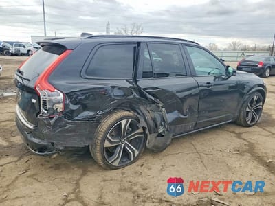 Trzecie zdjęcie samochodu z tyłu: 2022 VOLVO XC90 T8 RECHARGE R-DESIGN VIN:YV4BR0CM9N1777563 - miniatura