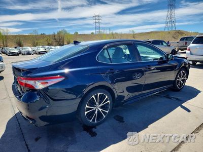 Trzecie zdjęcie samochodu z tyłu: 2019 TOYOTA CAMRY SE VIN:4T1B11HK0KU273061 - miniatura