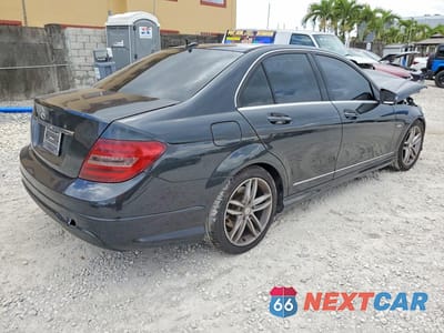 Trzecie zdjęcie samochodu z tyłu: 2012 MERCEDES-BENZ C 250 VIN:WDDGF4HB2CA621934 - miniatura