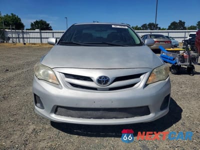 Piąte zdjęcie samochodu w środku: 2011 TOYOTA COROLLA LE VIN:2T1BU4EE1BC580716 - miniatura