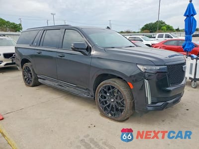 Czwarte zdjęcie samochodu z boku: 2021 CADILLAC ESCALADE ESV SPORT VIN:1GYS3NKL6MR434939 - miniatura