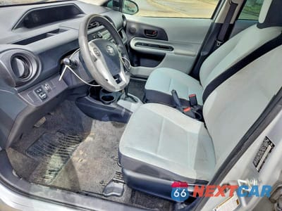 Zdjęcie 7 z 12 samochodu: 2013 TOYOTA PRIUS C ONE VIN:JTDKDTB36D1047118 - miniatura