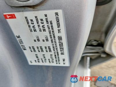 Zdjęcie 13 z 13 samochodu: 2018 TESLA MODEL 3 VIN:5YJ3E1EB3JF116861 - miniatura