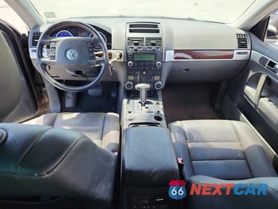 Zdjęcie 8 z 12 samochodu: 2010 VOLKSWAGEN TOUAREG V6 VIN:WVGBF7A95AD002040 - miniatura