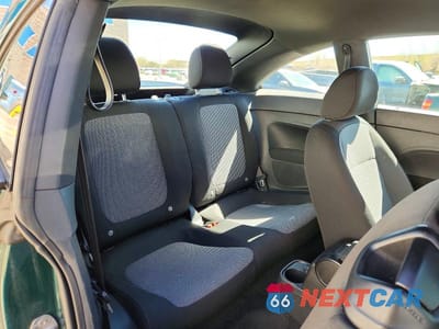 Zdjęcie 10 z 12 samochodu: 2017 VOLKSWAGEN BEETLE 1.8T VIN:3VWF17AT8HM609867 - miniatura