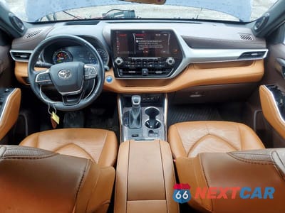 Zdjęcie 8 z 13 samochodu: 2021 TOYOTA HIGHLANDER HYBRID PLATINUM VIN:5TDEBRCHXMS031975 - miniatura