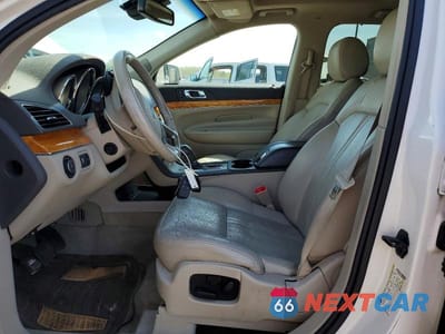Zdjęcie 7 z 13 samochodu: 2011 LINCOLN MKT VIN:2LMHJ5ATXBBJ54769 - miniatura
