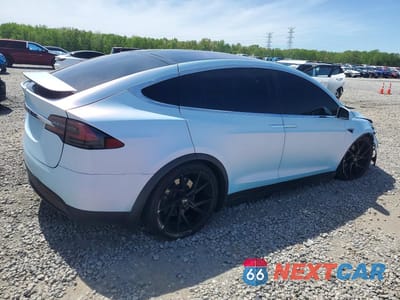 Trzecie zdjęcie samochodu z tyłu: 2017 TESLA MODEL X VIN:5YJXCDE25HF051269 - miniatura