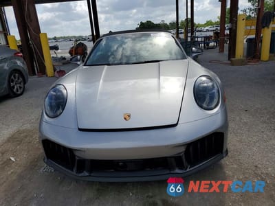 Piąte zdjęcie samochodu w środku: 2025 PORSCHE 911 CARRERA GTS VIN:WP0CB2A99SS247332 - miniatura