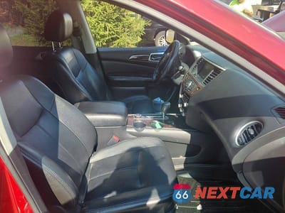 Piąte zdjęcie samochodu w środku: 2014 NISSAN PATHFINDER S VIN:5N1AR2MM4EC610973 - miniatura