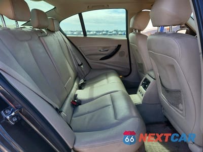 Zdjęcie 10 z 12 samochodu: 2012 BMW 328 I VIN:WBA3A5C55CF344940 - miniatura