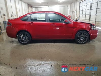 Trzecie zdjęcie samochodu z tyłu: 2010 FORD FOCUS SES VIN:1FAHP3GN3AW266621 - miniatura
