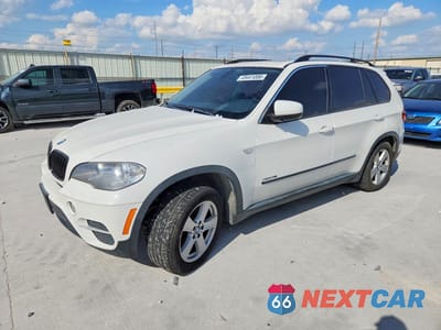 2013 BMW X5 XDRIVE35I 5UXZV4C51D0E03287 - główne zdjęcie licytacji z USA - miniatura