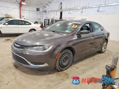 2015 CHRYSLER 200 LIMITED 1C3CCCAB4FN679437 - główne zdjęcie licytacji z USA - miniatura