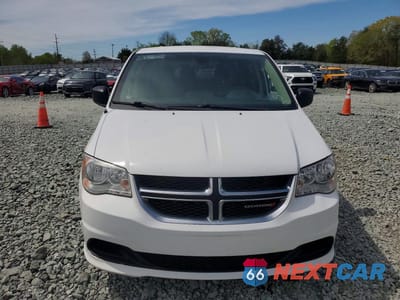 Piąte zdjęcie samochodu w środku: 2019 DODGE GRAND CARAVAN SE VIN:2C4RDGBG7KR572495 - miniatura