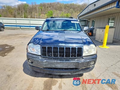 Piąte zdjęcie samochodu w środku: 2005 JEEP GRAND CHEROKEE LAREDO VIN:1J4HR48N25C719153 - miniatura