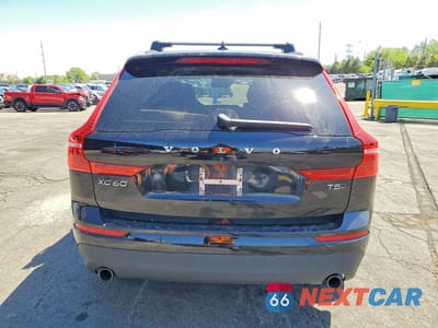 Zdjęcie 6 z 12 samochodu: 2018 VOLVO XC60 T5 VIN:LYV102RK9JB106214 - miniatura
