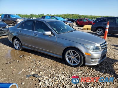 Czwarte zdjęcie samochodu z boku: 2014 MERCEDES-BENZ C 300 4MATIC VIN:WDDGF8AB3EA892912 - miniatura