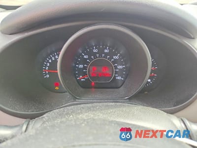 Zdjęcie 9 z 12 samochodu: 2017 KIA SOUL + VIN:KNDJP3A56H7424085 - miniatura