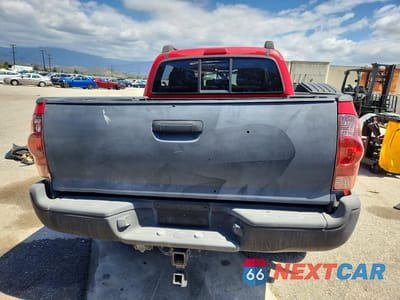 Zdjęcie 6 z 12 samochodu: 2005 TOYOTA TACOMA DOUBLE CAB PRERUNNER VIN:5TEJU62N05Z136981 - miniatura