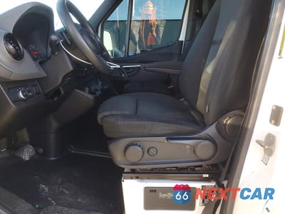 Zdjęcie 7 z 13 samochodu: 2020 MERCEDES BENZ SPRINTER 1500 VIN:W1Y70BGYXLT036766 - miniatura