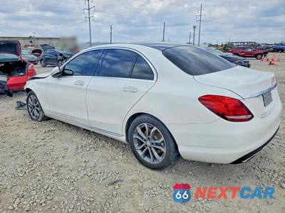 Drugie zdjęcie samochodu z przodu: 2015 MERCEDES-BENZ C 300 4MATIC VIN:55SWF4KB7FU007616 - miniatura