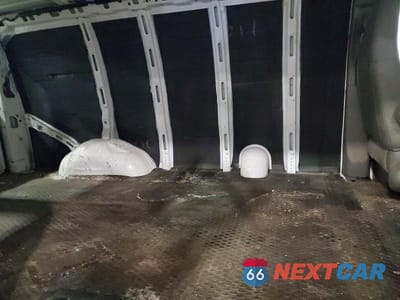 Zdjęcie 11 z 12 samochodu: 2020 CHEVROLET EXPRESS 2500 CARGO DELIVERY VAN VIN:1GCWGAFP6L1266220 - miniatura