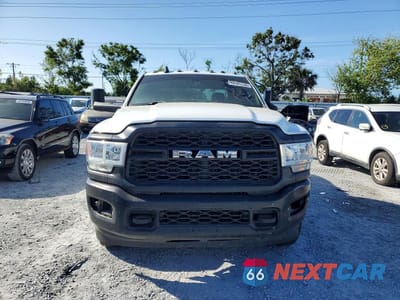Piąte zdjęcie samochodu w środku: 2022 RAM 3500 TRADESMAN VIN:3C63RRGL7NG359170 - miniatura