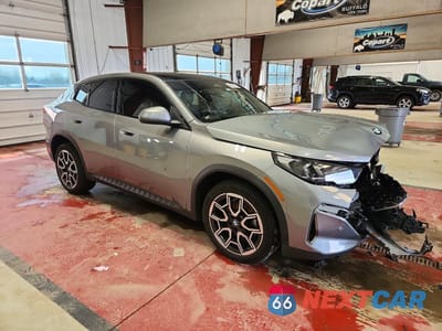 Czwarte zdjęcie samochodu z boku: 2025 BMW X2 XDRIVE28I VIN:WBX63GM09S5153179 - miniatura