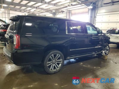Trzecie zdjęcie samochodu z tyłu: 2018 GMC YUKON XL DENALI VIN:1GKS2HKJ2JR235153 - miniatura