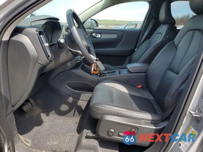 Zdjęcie 7 z 13 samochodu: 2023 VOLVO XC40 CORE VIN:YV4L12UV2P2109728 - miniatura