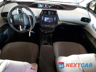 Zdjęcie 8 z 12 samochodu: 2016 TOYOTA PRIUS TWO VIN:JTDKBRFU8G3023309 - miniatura