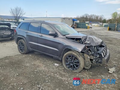 Czwarte zdjęcie samochodu z boku: 2021 JEEP GRAND CHEROKEE LAREDO VIN:1C4RJFAG2MC790926 - miniatura