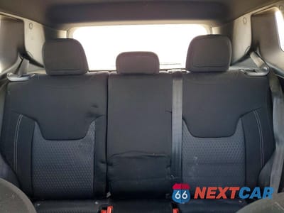 Zdjęcie 10 z 13 samochodu: 2021 JEEP RENEGADE LATITUDE VIN:ZACNJDBB1MPM92091 - miniatura