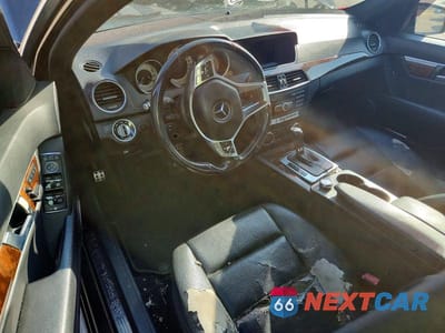 Zdjęcie 8 z 12 samochodu: 2013 MERCEDES-BENZ C 250 VIN:WDDGF4HB8DR259871 - miniatura