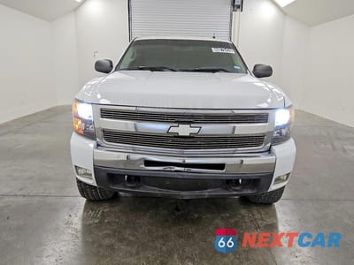Piąte zdjęcie samochodu w środku: 2009 CHEVROLET SILVERADO C1500 LT VIN:3GCEC230X9G173067 - miniatura