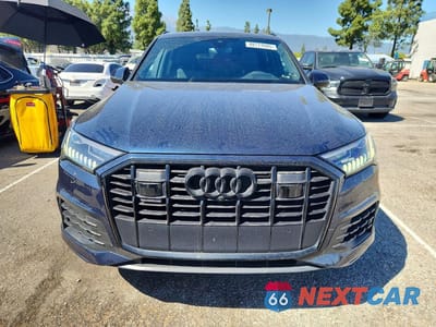 Piąte zdjęcie samochodu w środku: 2023 AUDI Q7 PRESTIGE VIN:WA1VXBF70PD018240 - miniatura