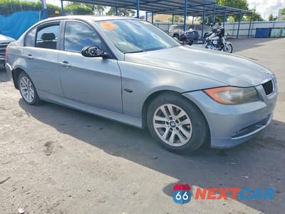 Czwarte zdjęcie samochodu z boku: 2006 BMW 325 I VIN:WBAVB13526KX49227 - miniatura
