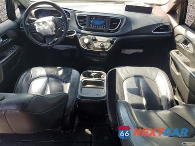 Zdjęcie 8 z 13 samochodu: 2019 CHRYSLER PACIFICA TOURING L VIN:2C4RC1BG6KR629155 - miniatura
