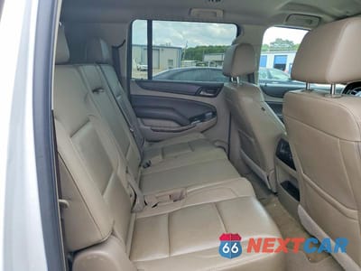 Zdjęcie 11 z 13 samochodu: 2018 CHEVROLET SUBURBAN K1500 LT VIN:1GNSKHKC7JR333230 - miniatura