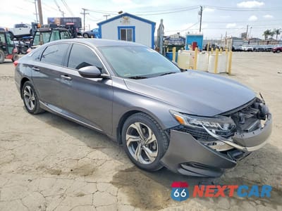 Czwarte zdjęcie samochodu z boku: 2018 HONDA ACCORD EX VIN:1HGCV1F47JA073880 - miniatura