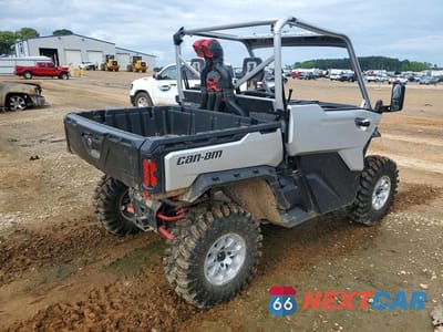 Czwarte zdjęcie samochodu z boku: 2024 CAN-AM DEFENDER UTILITY VEHICLE VIN:3JBUWAX42RK001187 - miniatura