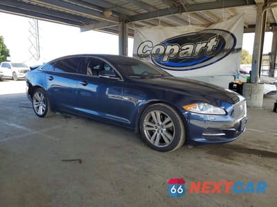 Czwarte zdjęcie samochodu z boku: 2012 JAGUAR XJL VIN:SAJWA2GB6CLV37082 - miniatura