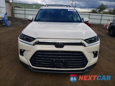 Piąte zdjęcie samochodu w środku: 2024 TOYOTA GRAND HIGHLANDER PLATINUM VIN:5TDAAAB5XRS046123 - miniatura