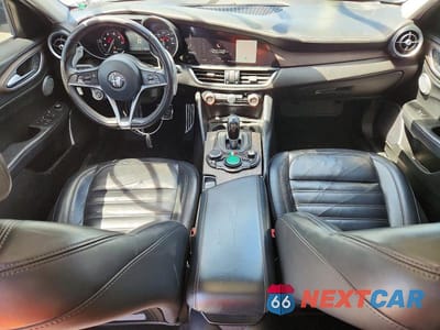 Zdjęcie 8 z 13 samochodu: 2018 ALFA ROMEO GIULIA TI VIN:ZARFAECN9J7579774 - miniatura